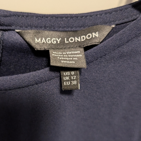 Nwt Maggy London Navy Blue Ruched Crewneck Short Sleeve Midi Dress Size 8 - Picture 4 of 4